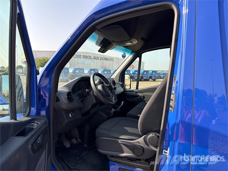 Mercedes-Benz Sprinter 311CDI Cargo Van Utilitaire