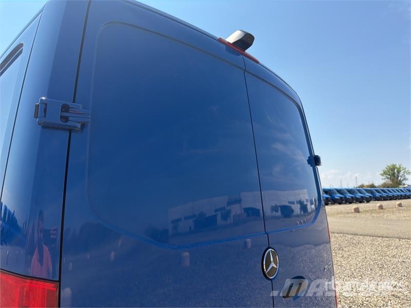 Mercedes-Benz Sprinter 211 CDi Cargo Van Lieferwagen