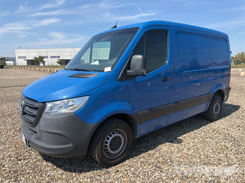 Mercedes-Benz Sprinter 211 CDi Cargo Van Utilitaire