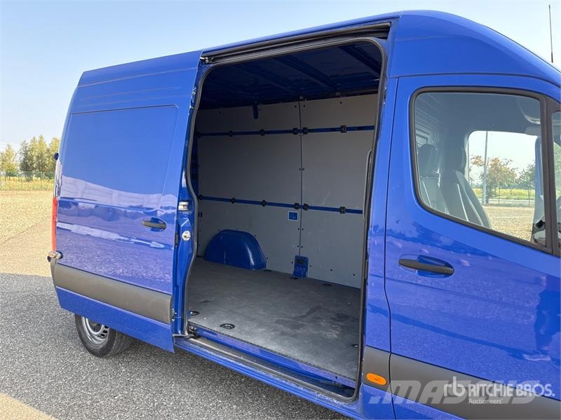 Mercedes-Benz Sprinter 311CDI Cargo Van Utilitaire
