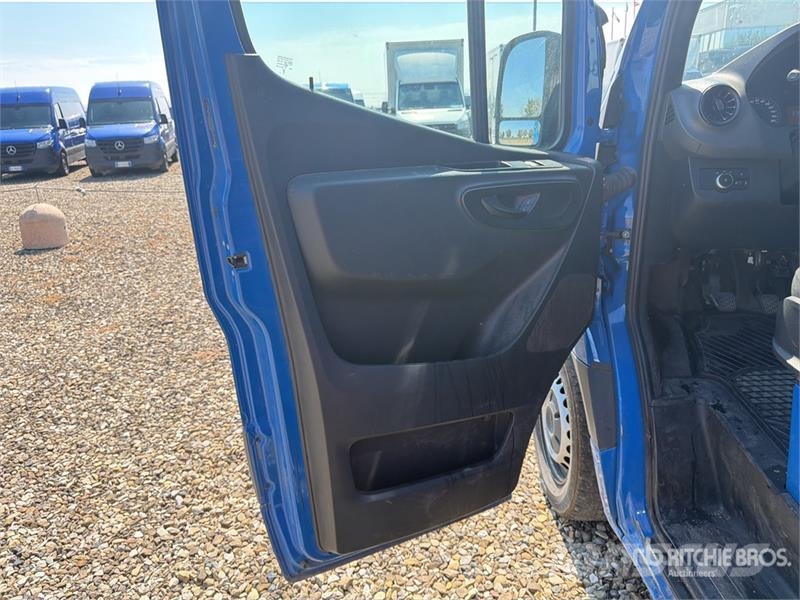 Mercedes-Benz Sprinter 211 CDi Cargo Van Lieferwagen