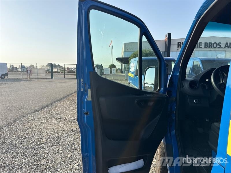 Mercedes-Benz Sprinter 211 CDi Cargo Van Utilitaire
