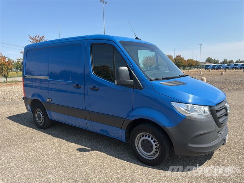 Mercedes-Benz Sprinter 211 CDi Cargo Van Lieferwagen