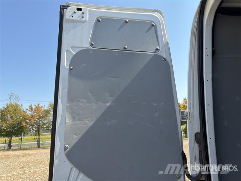 Mercedes-Benz Sprinter 314CDI Cargo Van Pakettiautot