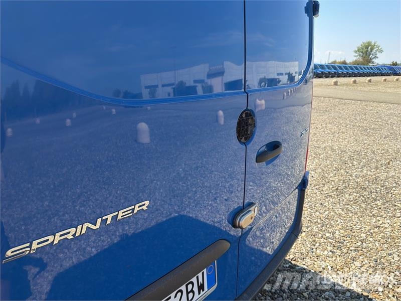 Mercedes-Benz Sprinter 211 CDi Cargo Van Utilitaire