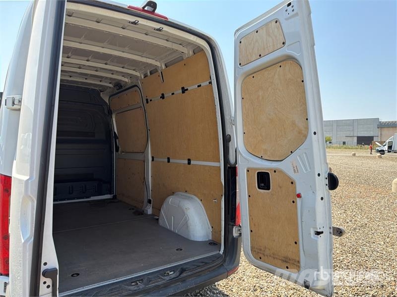 Mercedes-Benz Sprinter 311CDI Cargo Van Furgonetas cerradas