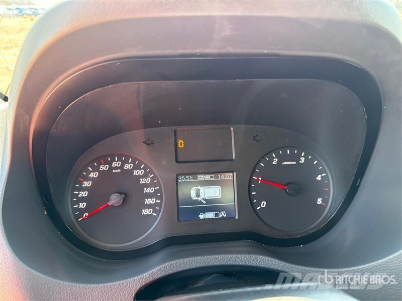Mercedes-Benz Sprinter 211 CDi Cargo Van Utilitaire