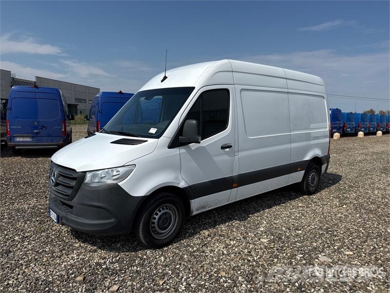 Mercedes-Benz Sprinter 311CDI Cargo Van Utilitaire