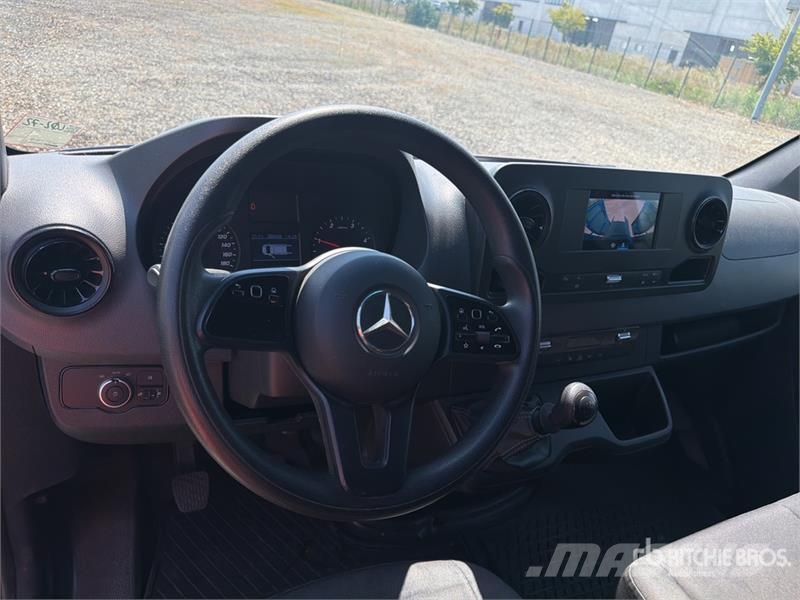 Mercedes-Benz Sprinter 311CDI Cargo Van Utilitaire