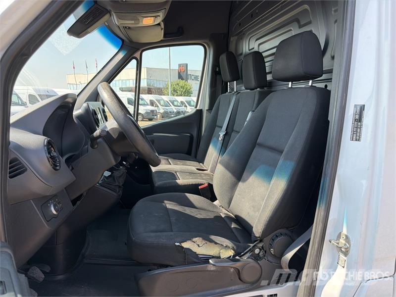 Mercedes-Benz Sprinter 314CDI Cargo Van Pakettiautot