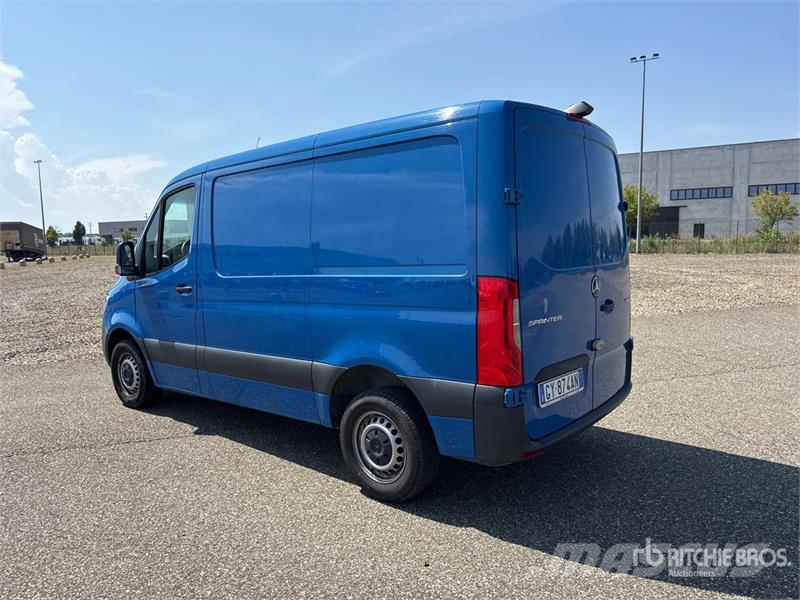 Mercedes-Benz Sprinter 211 CDi Cargo Van Lieferwagen