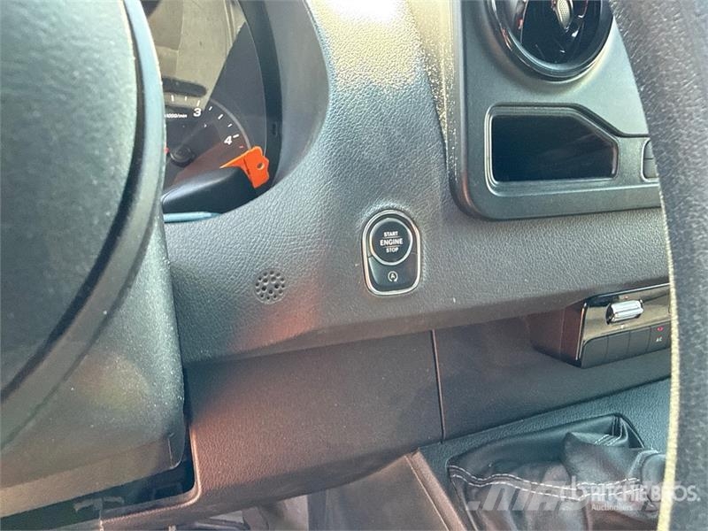 Mercedes-Benz Sprinter 211 CDi Cargo Van Utilitaire