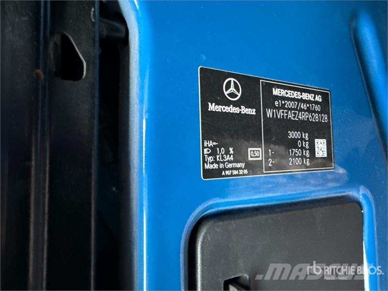 Mercedes-Benz Sprinter 211 CDi Cargo Van Pakettiautot
