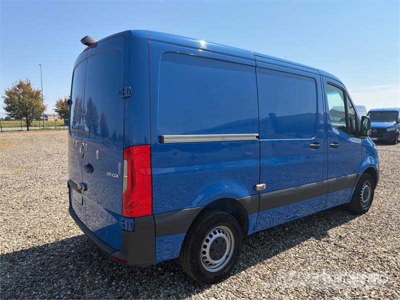 Mercedes-Benz Sprinter 211 CDi Cargo Van Utilitaire