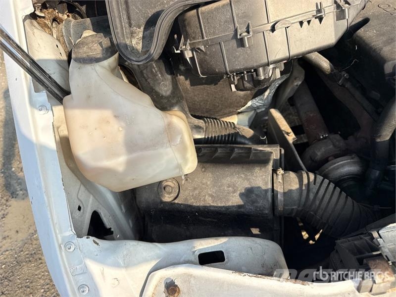 Mercedes-Benz SPRINTER Cargo Van (Inoperable) شاحنة مقفلة