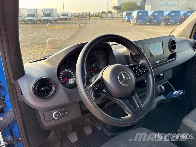 Mercedes-Benz Sprinter 211 CDi Cargo Van Utilitaire
