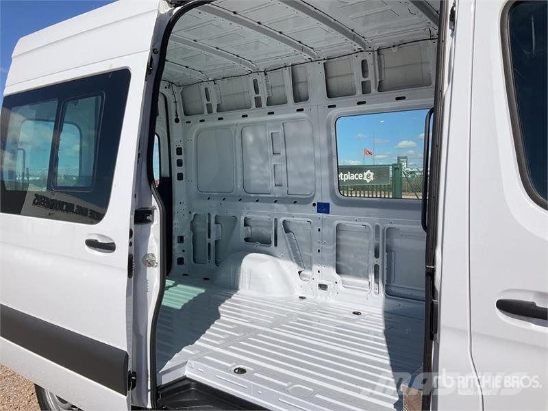 Mercedes-Benz SPRINTER Cargo Van Dostavna vozila / kombiji