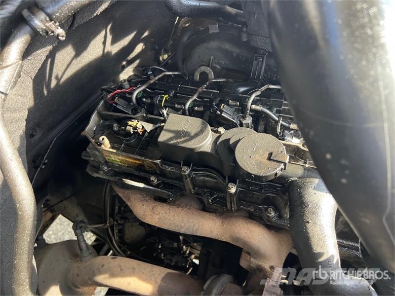 Mercedes-Benz Sprinter 211 Cdi Flatbed Truck (Inoperable) Tovornjaki s kesonom/platojem