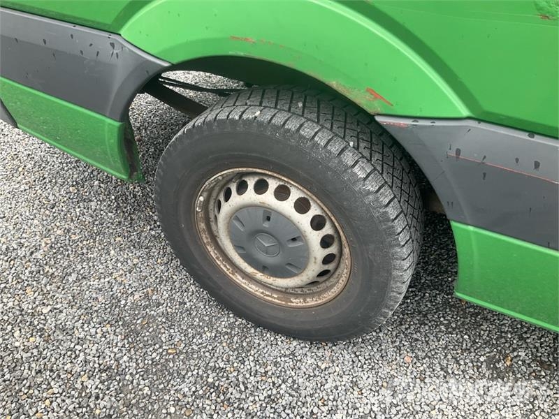 Mercedes-Benz Sprinter Cargo Van Panel vans