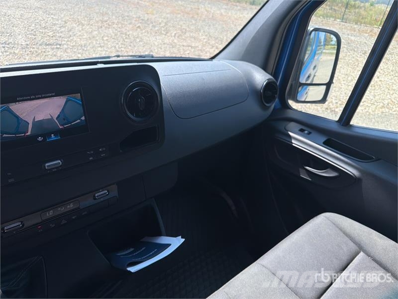Mercedes-Benz Sprinter 211 CDi Cargo Van Utilitaire