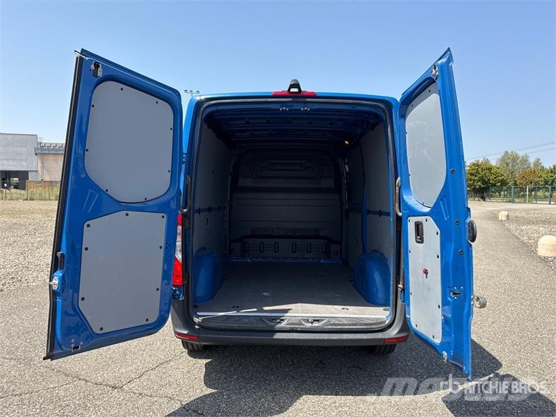 Mercedes-Benz Sprinter 211 CDi Cargo Van Utilitaire