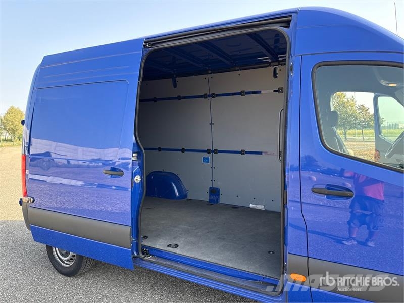 Mercedes-Benz Sprinter 311CDI Cargo Van Utilitaire