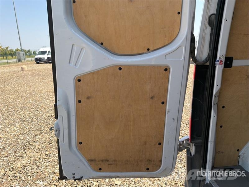 Mercedes-Benz Sprinter 311CDI Cargo Van Furgonetas cerradas