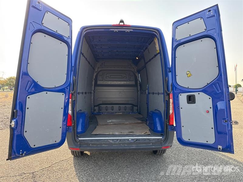 Mercedes-Benz Sprinter 311CDI Cargo Van Utilitaire