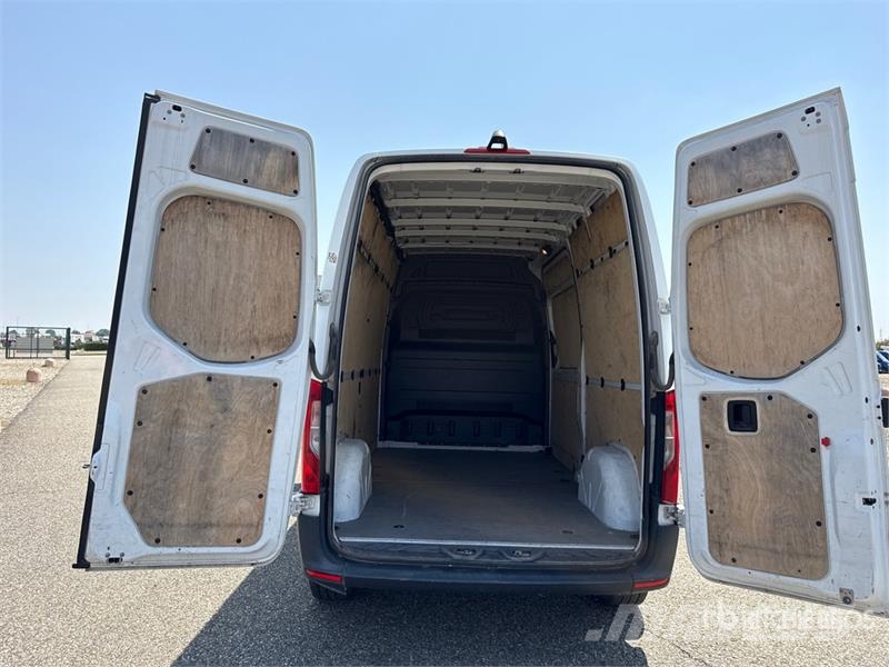 Mercedes-Benz Sprinter 311CDI Cargo Van Gesloten bedrijfswagens