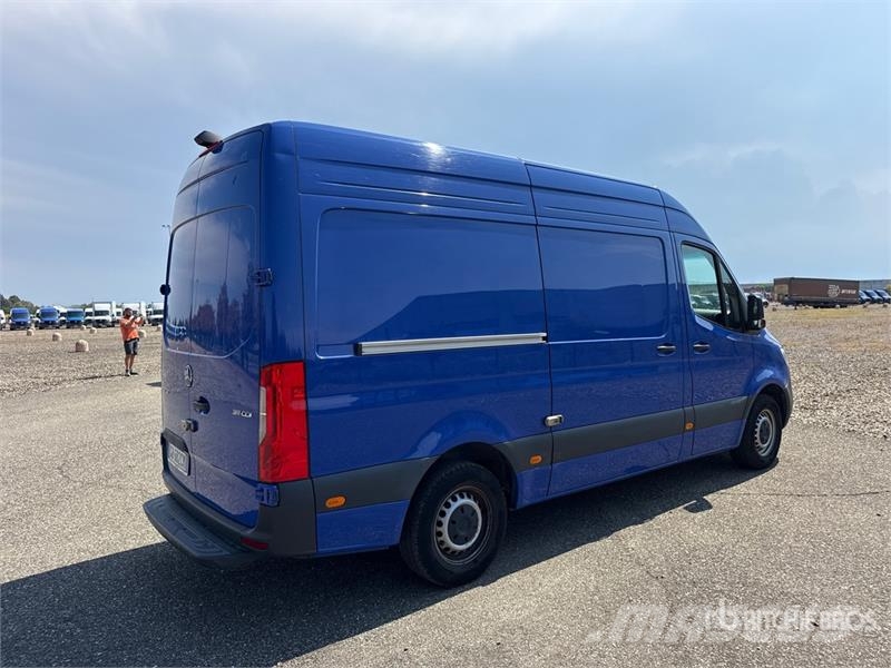 Mercedes-Benz Sprinter 311CDI Cargo Van Utilitaire