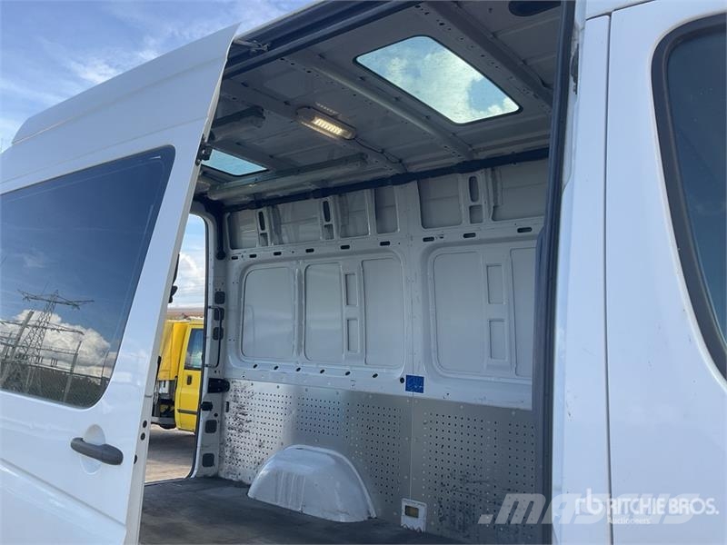 Mercedes-Benz SPRINTER Cargo Van Kaubikud