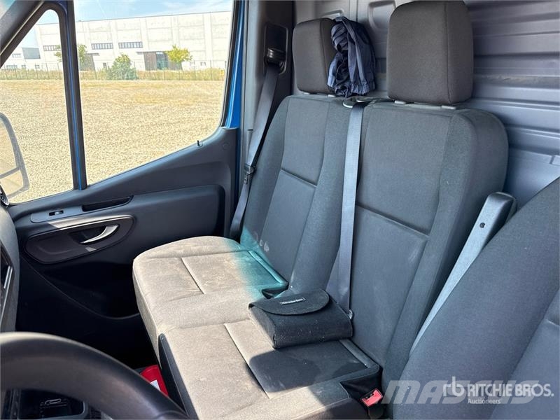 Mercedes-Benz Sprinter 211 CDi Cargo Van Lieferwagen