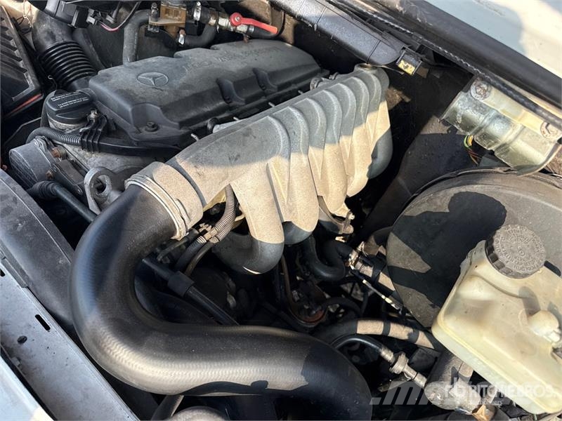 Mercedes-Benz SPRINTER Cargo Van (Inoperable) شاحنة مقفلة