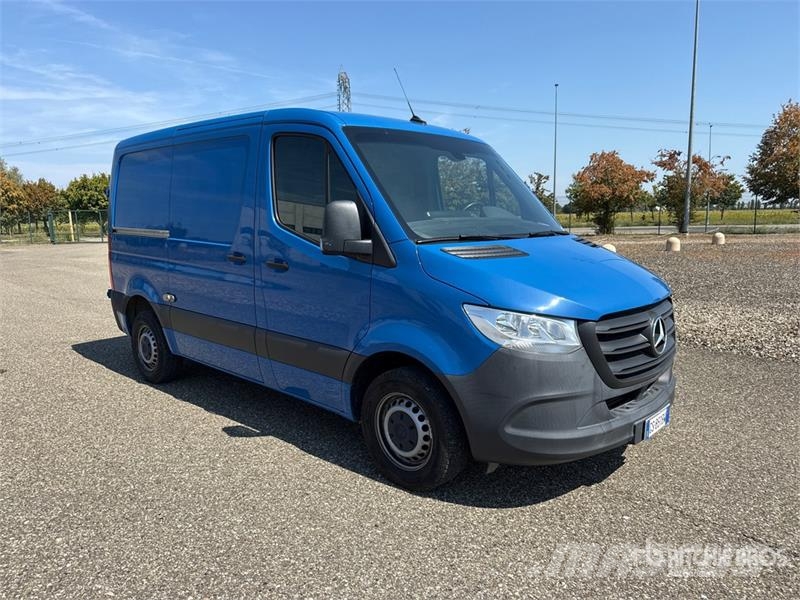 Mercedes-Benz Sprinter 211 CDi Cargo Van Utilitaire