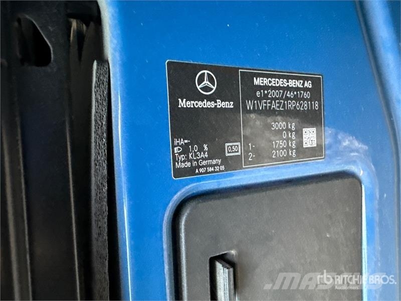 Mercedes-Benz Sprinter 211 CDi Cargo Van Lieferwagen