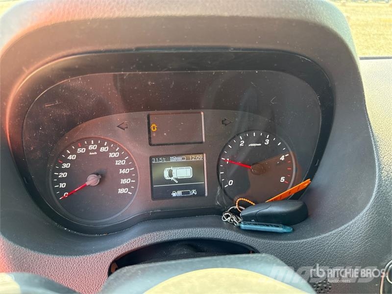 Mercedes-Benz Sprinter 211 CDi Cargo Van Utilitaire