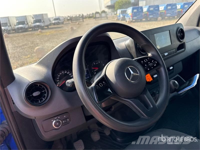 Mercedes-Benz Sprinter 311CDI Cargo Van Utilitaire