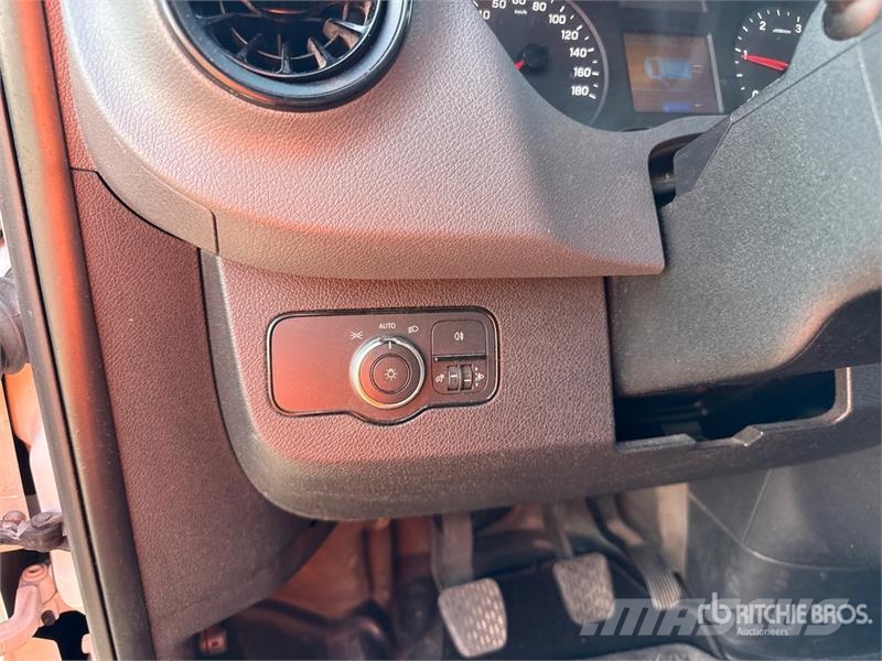 Mercedes-Benz Sprinter 311CDI Cargo Van Utilitaire