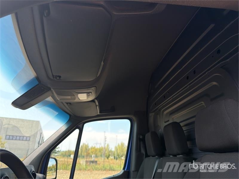 Mercedes-Benz Sprinter 311CDI Cargo Van Utilitaire