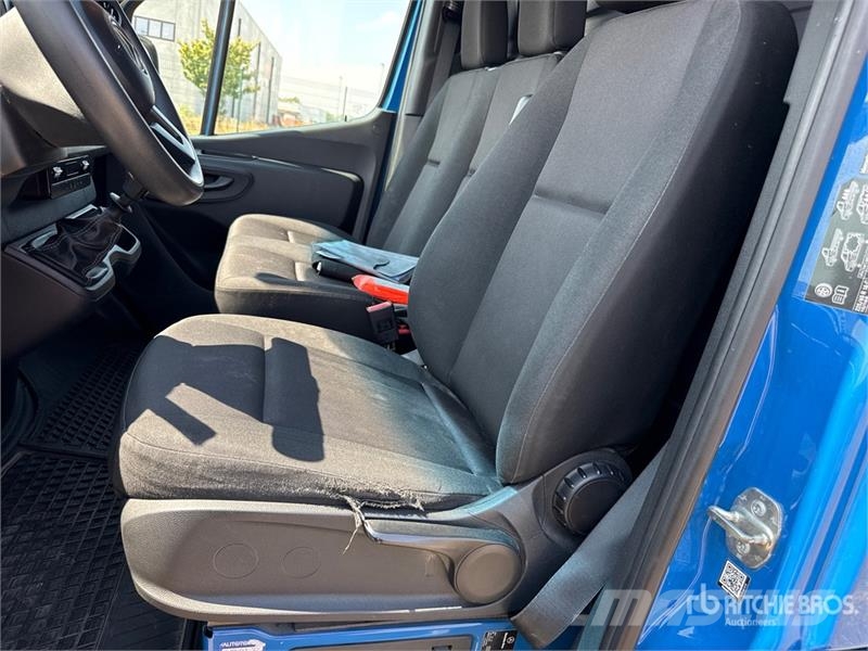 Mercedes-Benz Sprinter 211 CDi Cargo Van Utilitaire