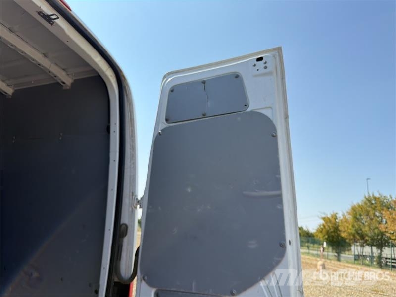 Mercedes-Benz Sprinter 314CDI Cargo Van Pakettiautot