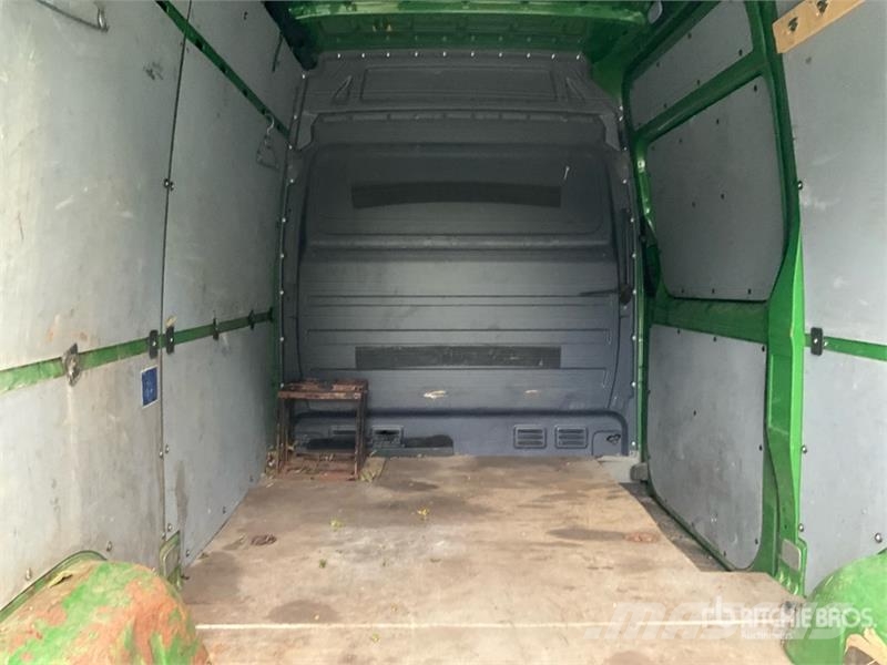 Mercedes-Benz Sprinter Cargo Van Panel vans