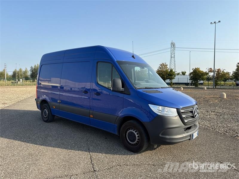 Mercedes-Benz Sprinter 311CDI Cargo Van Dodávky