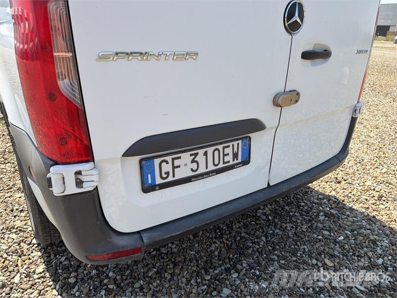 Mercedes-Benz Sprinter 311CDI Cargo Van Furgonetas cerradas