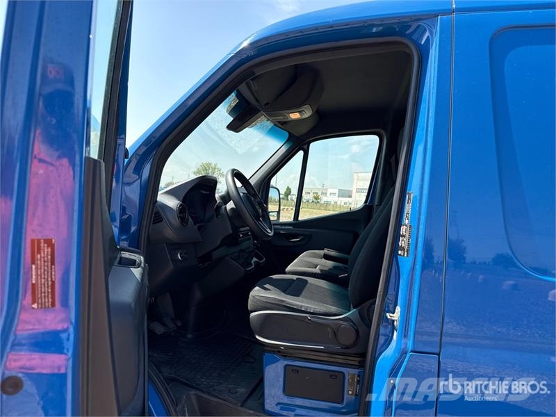 Mercedes-Benz Sprinter 211 CDi Cargo Van Lieferwagen