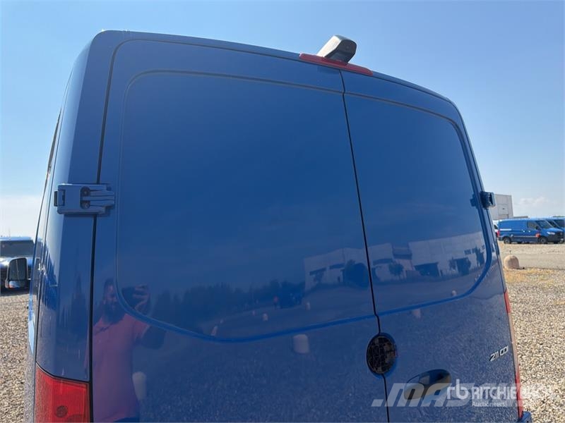Mercedes-Benz Sprinter 211 CDi Cargo Van Utilitaire