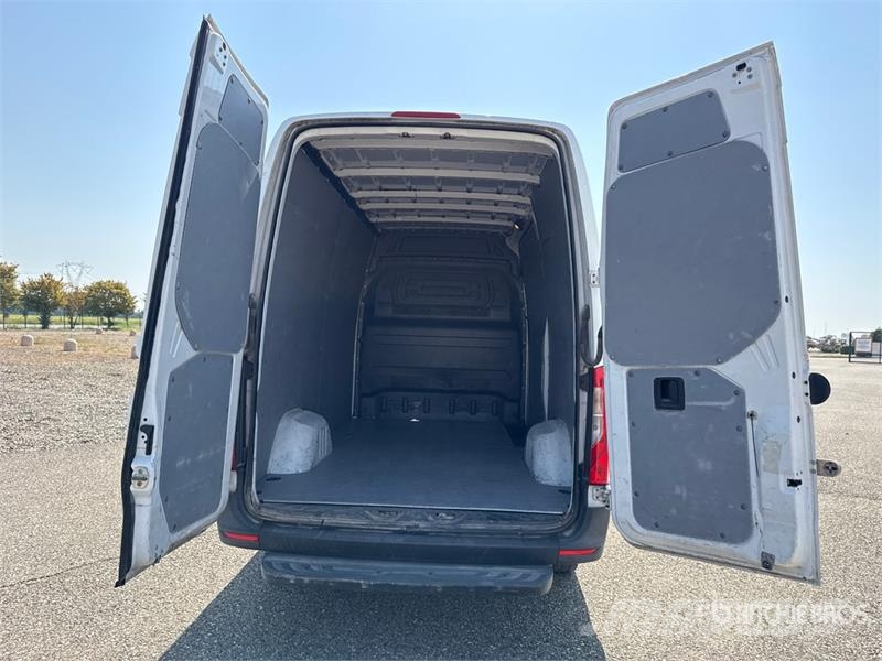 Mercedes-Benz Sprinter 314CDI Cargo Van Pakettiautot