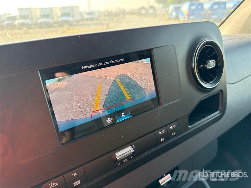 Mercedes-Benz Sprinter 311CDI Cargo Van Utilitaire