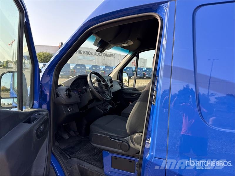 Mercedes-Benz Sprinter 311CDI Cargo Van Dodávky