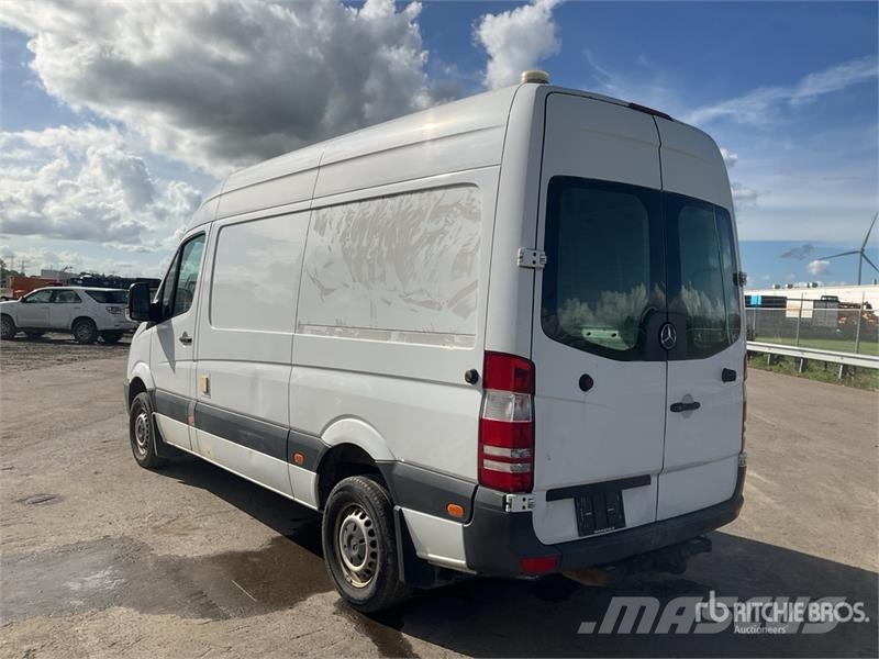 Mercedes-Benz SPRINTER Cargo Van Kaubikud